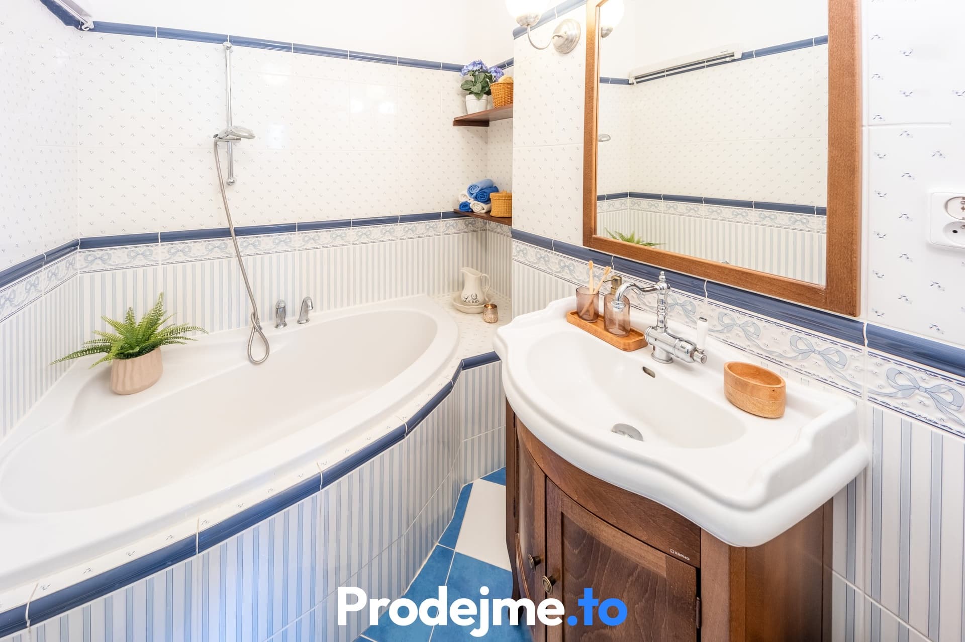 Prodej bytu 3+1, 84 m2 - Zárubova, Praha - Kamýk
