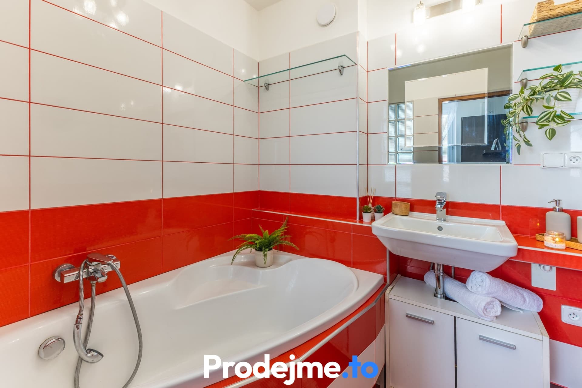 Prodej bytu 3+1, 74 m² - Horníčova, Znojmo - Přímětice