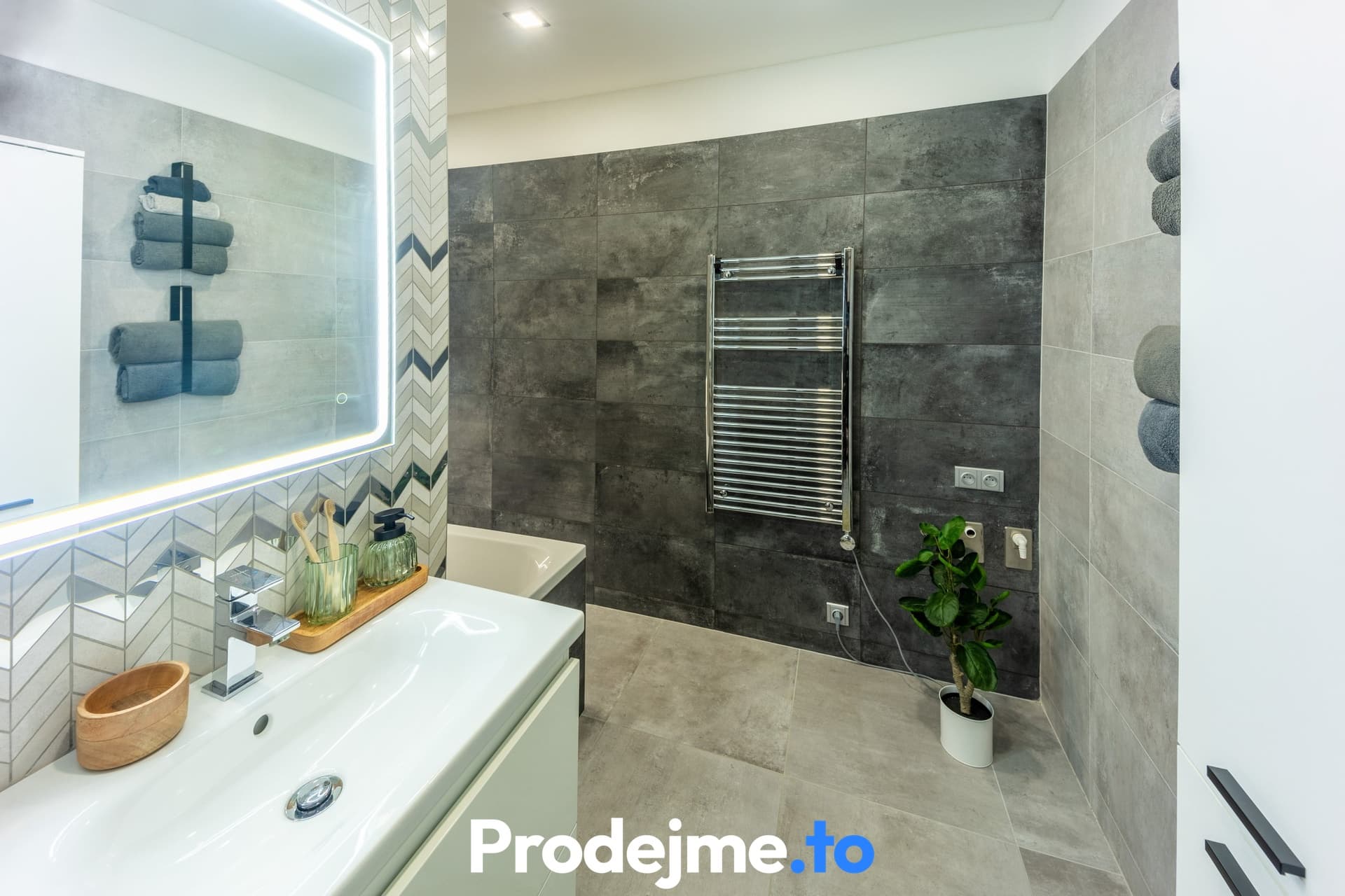 Prodej bytu 3+1, 75 m2 - Znojmo