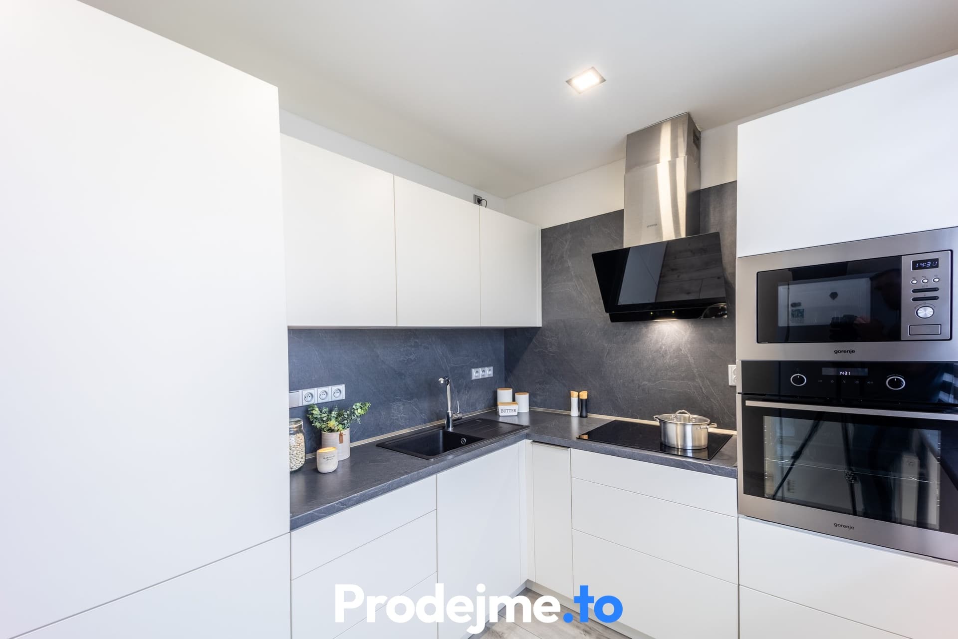 Prodej bytu 3+1, 75 m2 - Znojmo