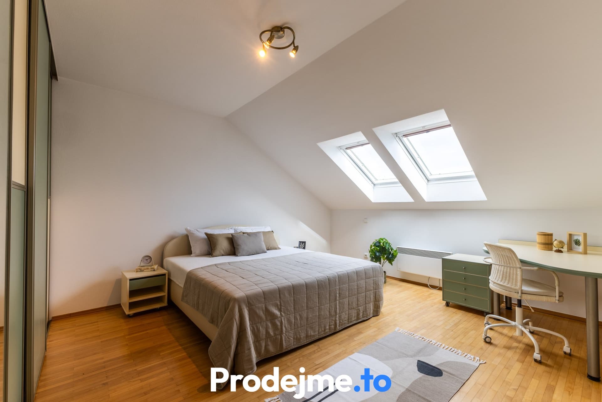 Prodej bytu 3+1, 95 m2 - náměstí Svobody, Znojmo