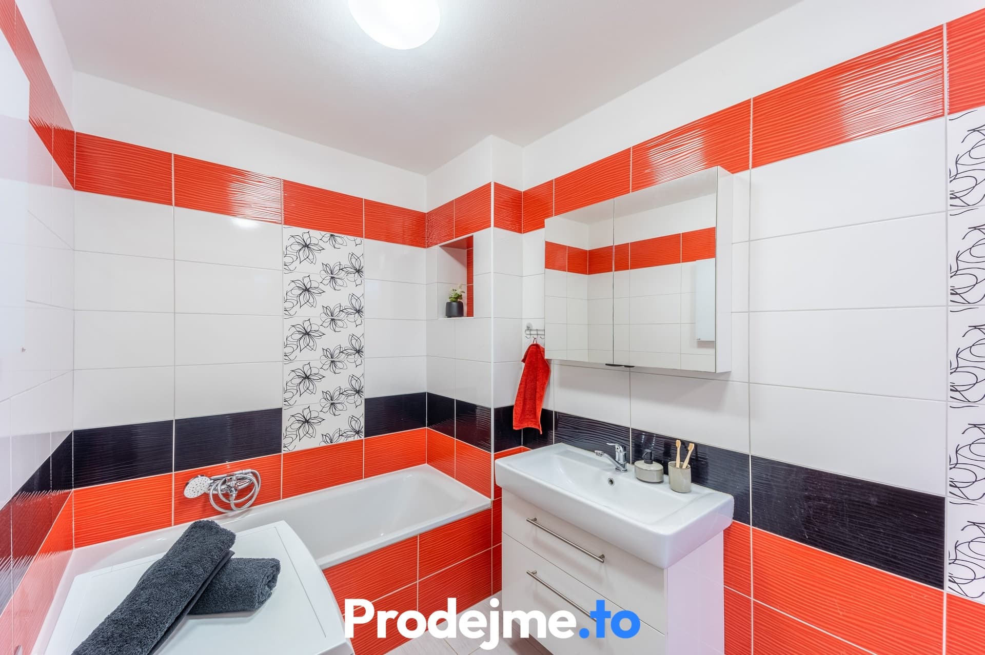Prodej bytu se 3 jednotkami, 122 m² - Znojmo, Palackého