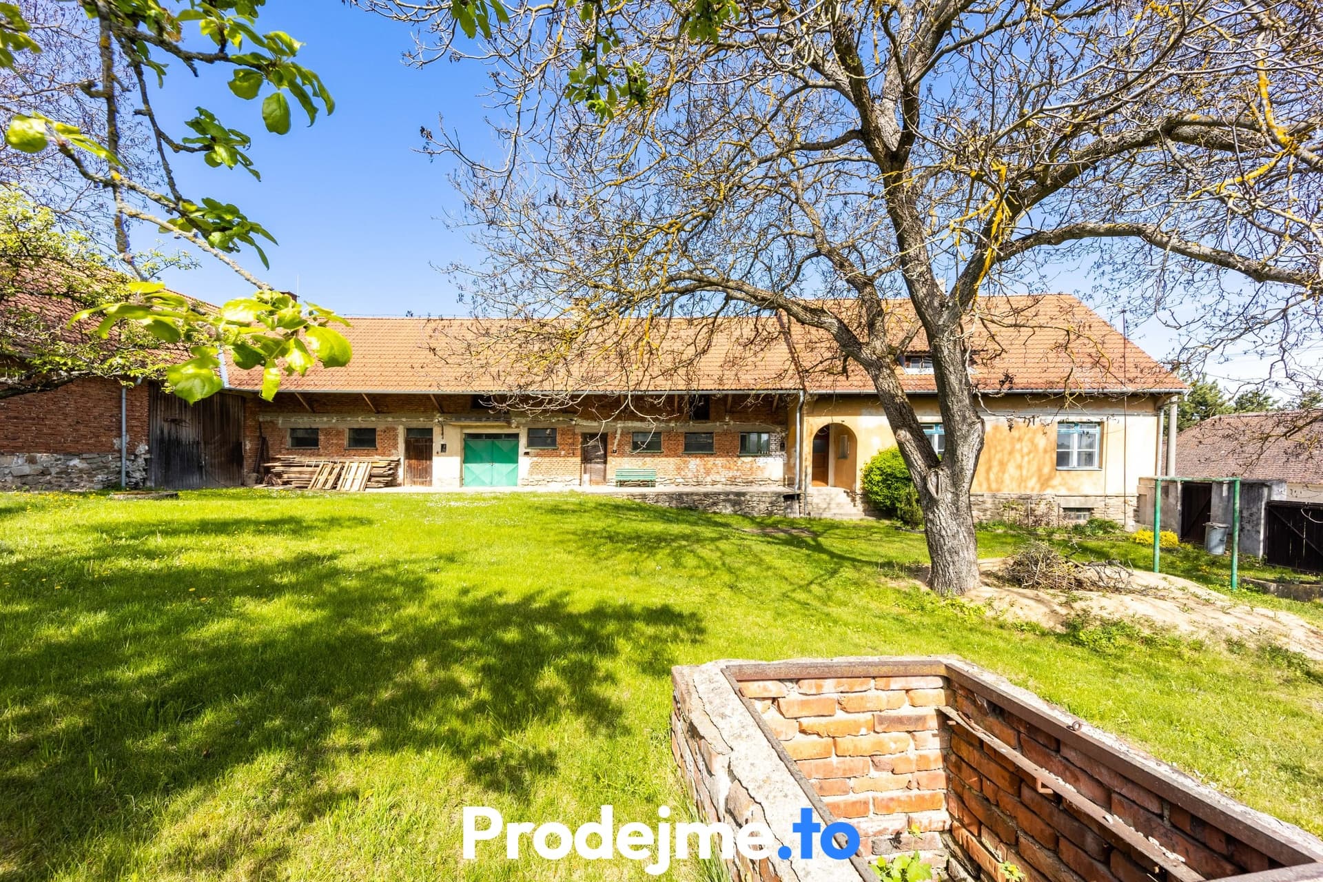 Prodej rodinného domu s prostory k podnikání, 660 m2 - Chvalatice