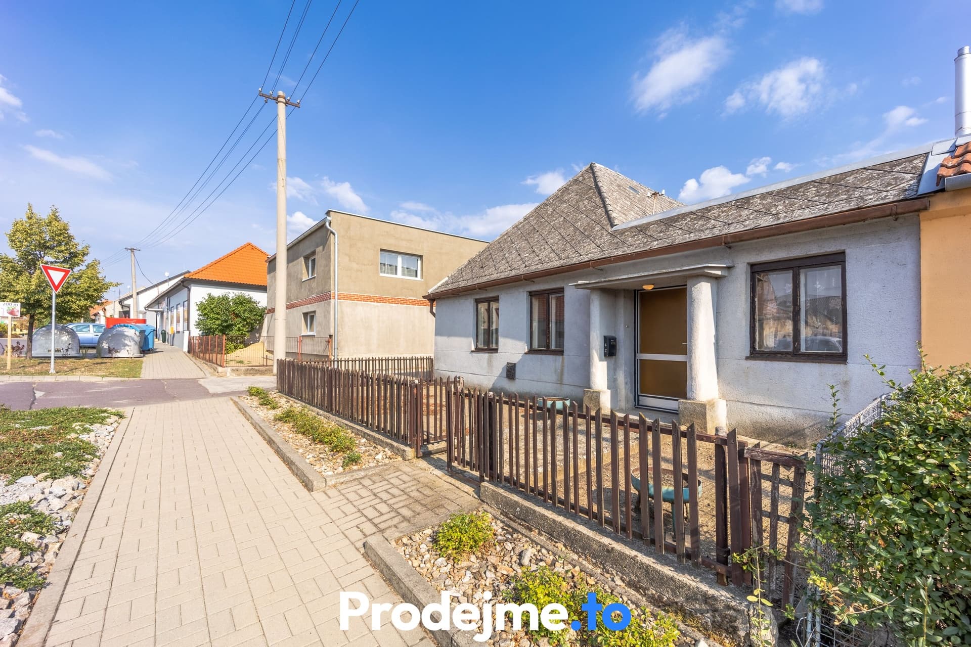 Prodej rodinného domu 3+1, 100 m2 - Dobšice, Znojmo