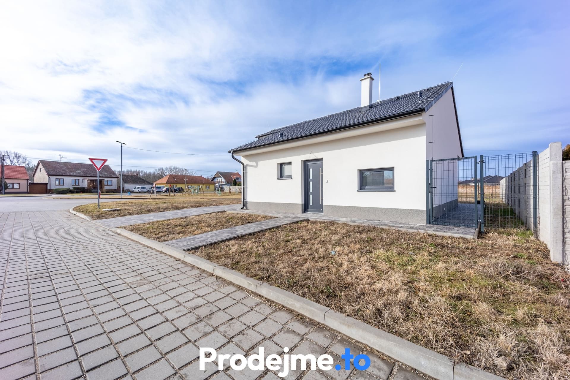 Prodej rodinného domu 3+kk, 83 m2 - Hevlín