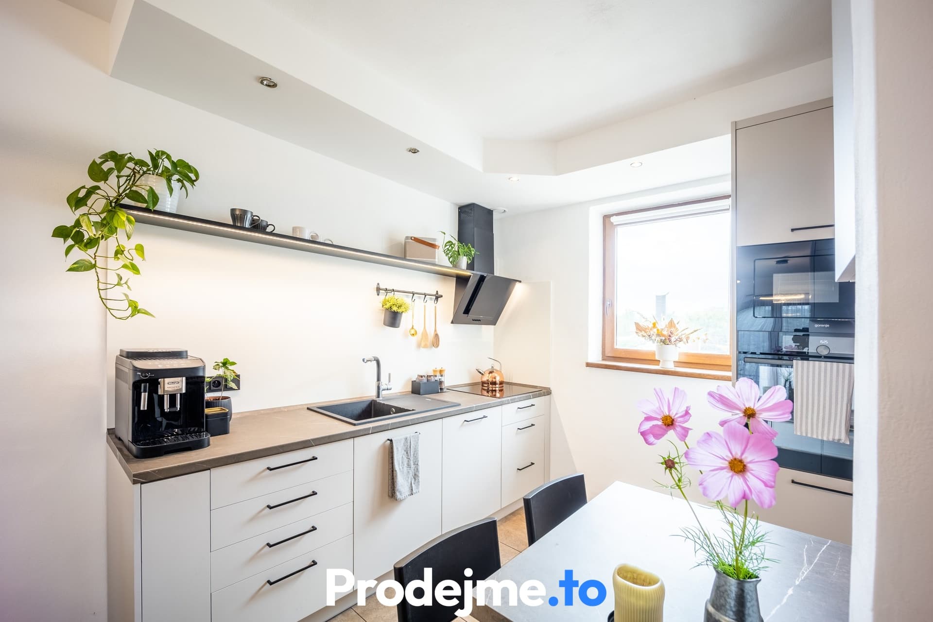 Prodej rodinného domu 4+kk, 133 m² - Hluboké Mašůvky