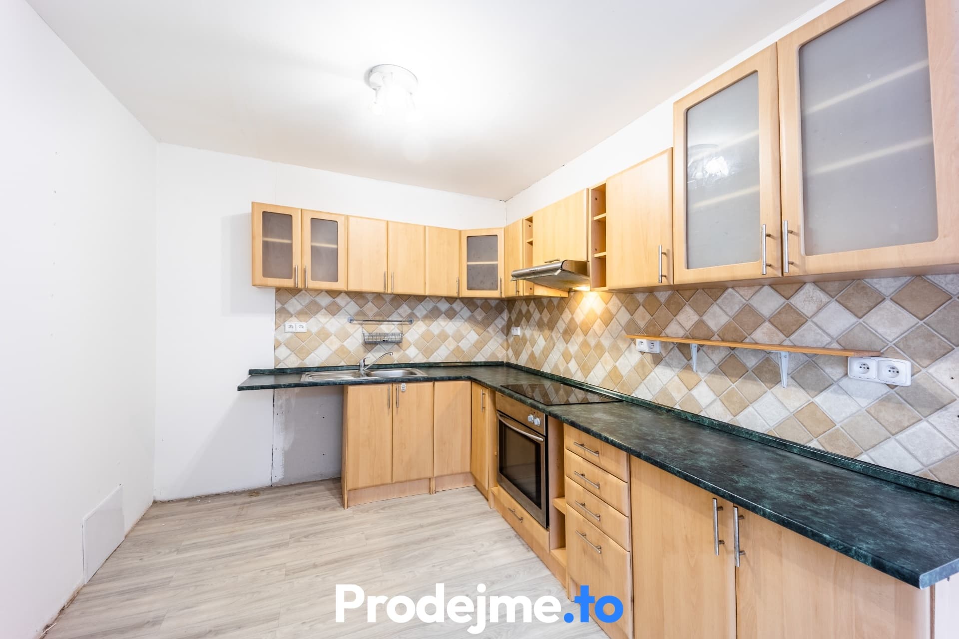 Prodej rodinného domu 4+kk s vinným sklepem - Těšetice u Znojma