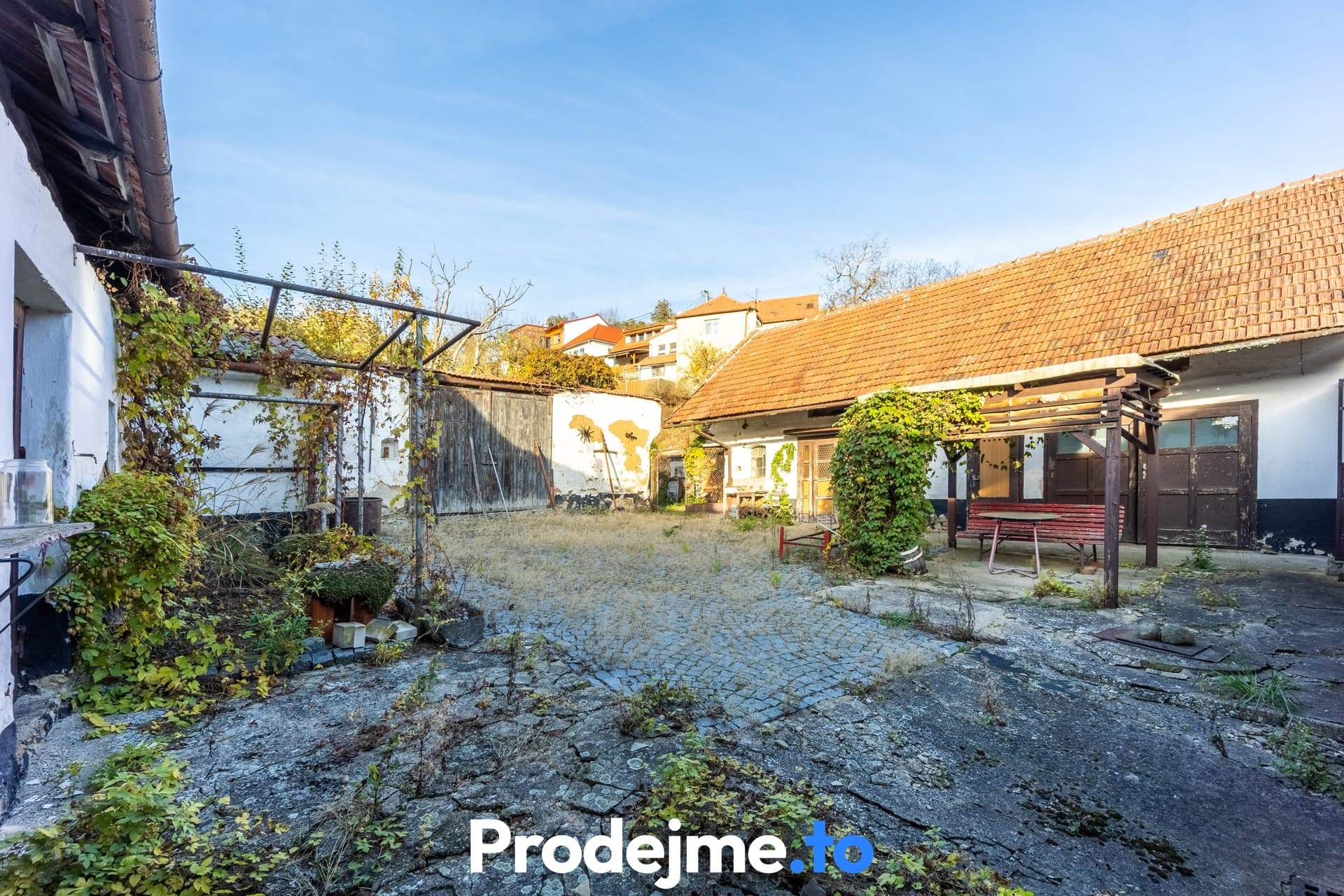Prodej rodinného domu se zahradou, 2 167 m² - Viničné Šumice