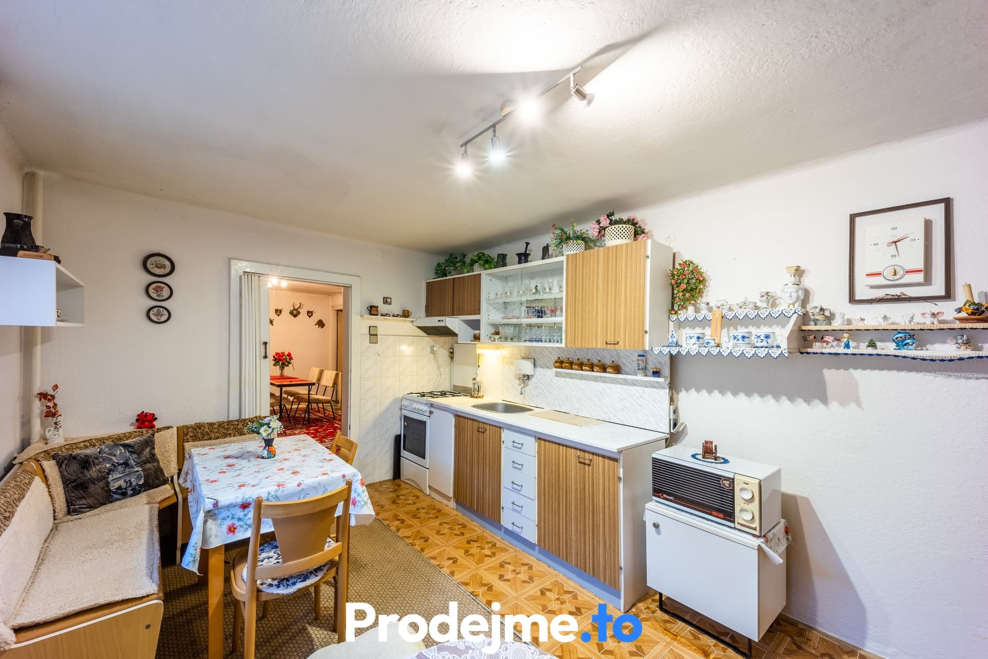 Prodej rodinného domu se zahradou, 2 167 m² - Viničné Šumice