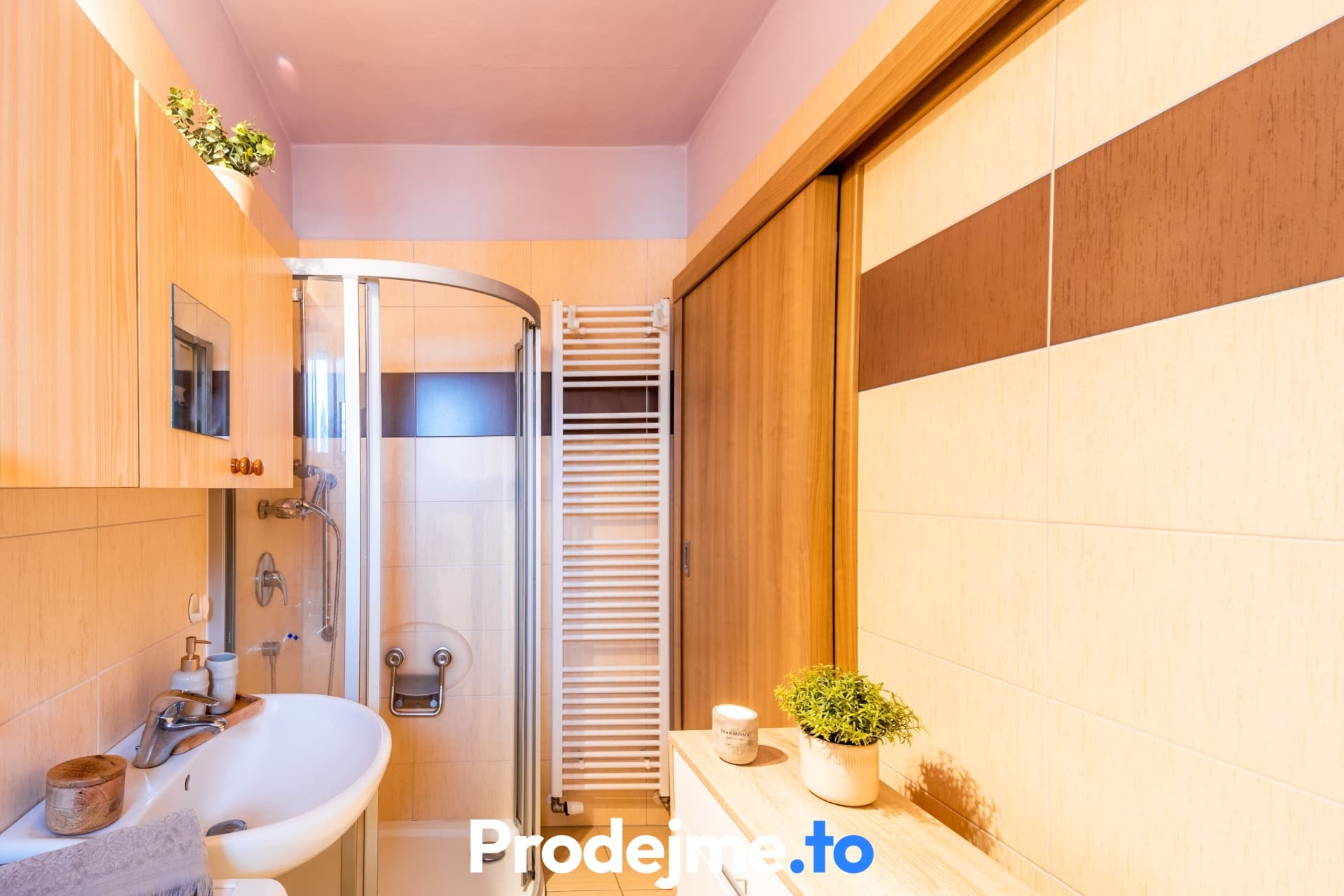 Prodej rodinného domu, 185m² - Znojmo - Oblekovice