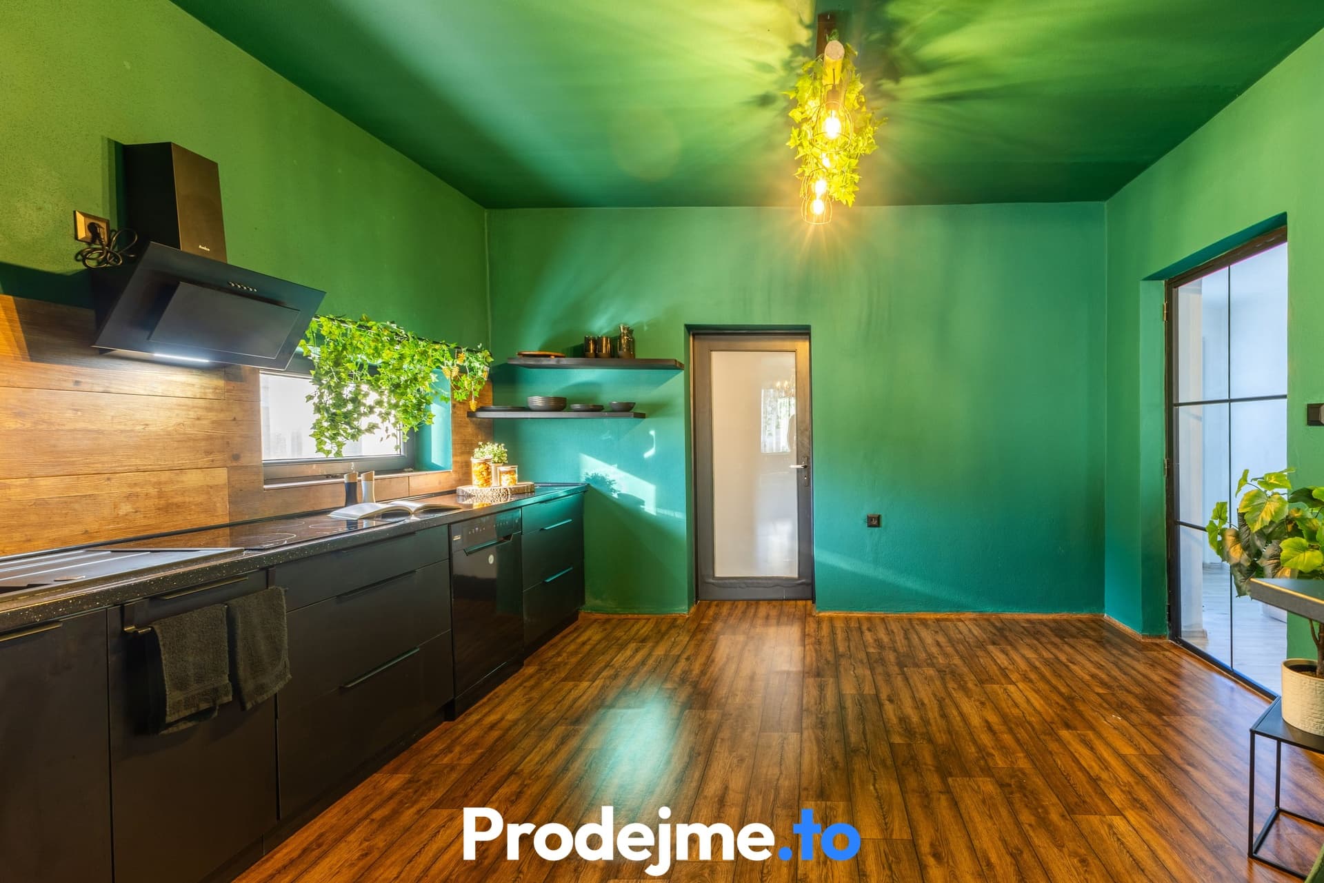 Prodej rodinného domu 4+1, 101m2 - Břežany