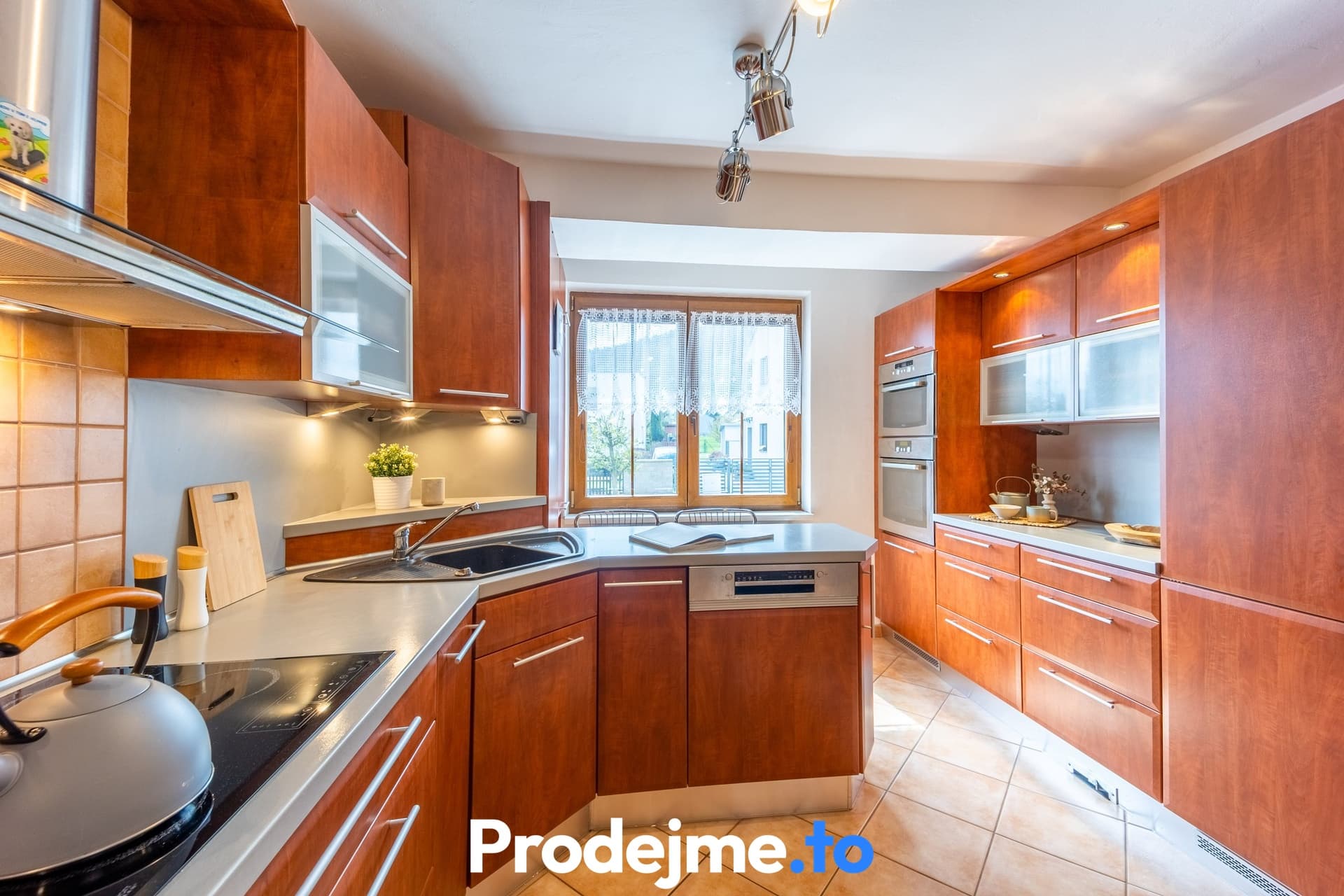 Prodej rodinného domu 5+1, 266 m² Brno - Ivanovice