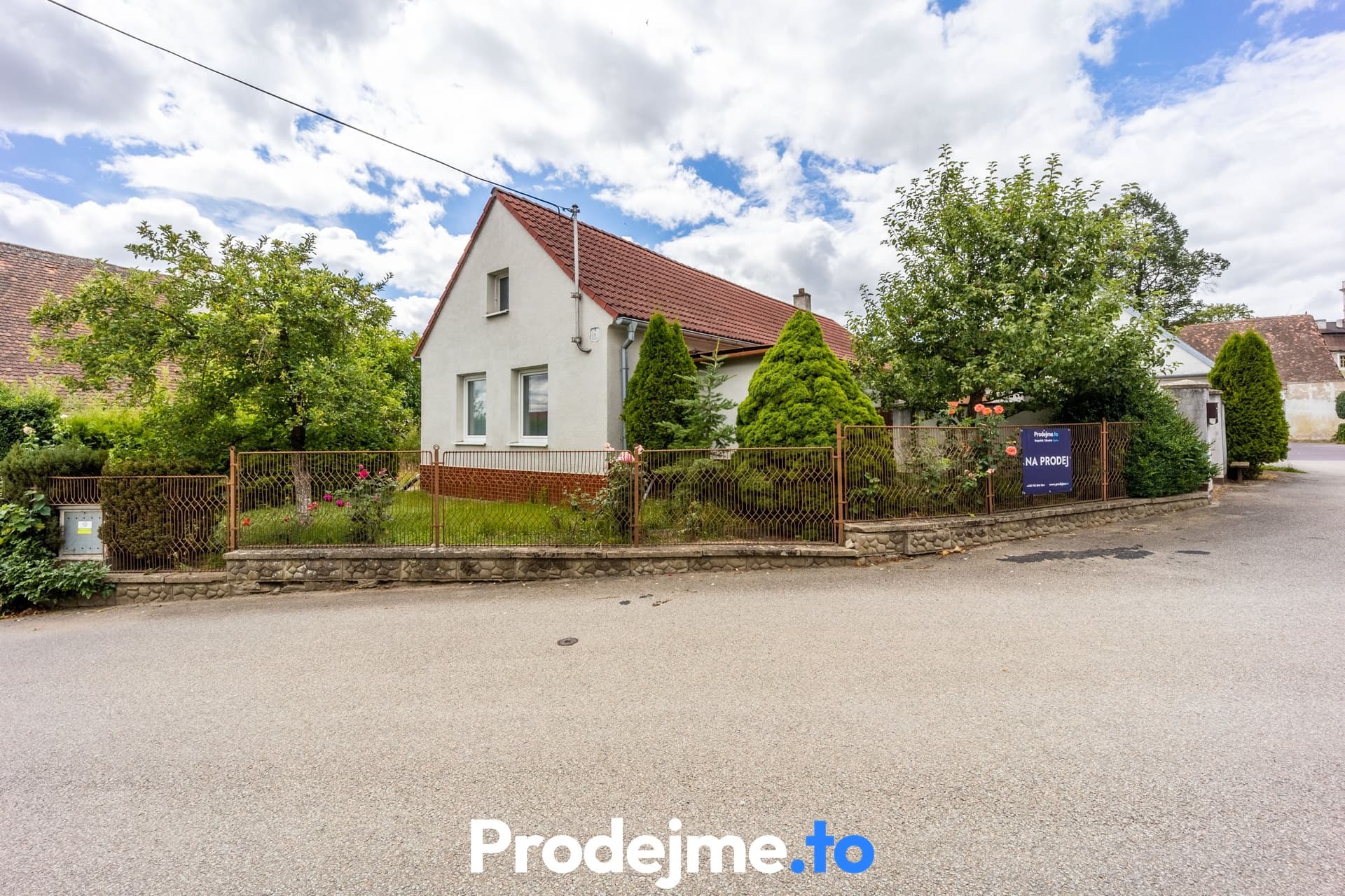 Prodej rodinného domu 2+1, 78 m² - Police