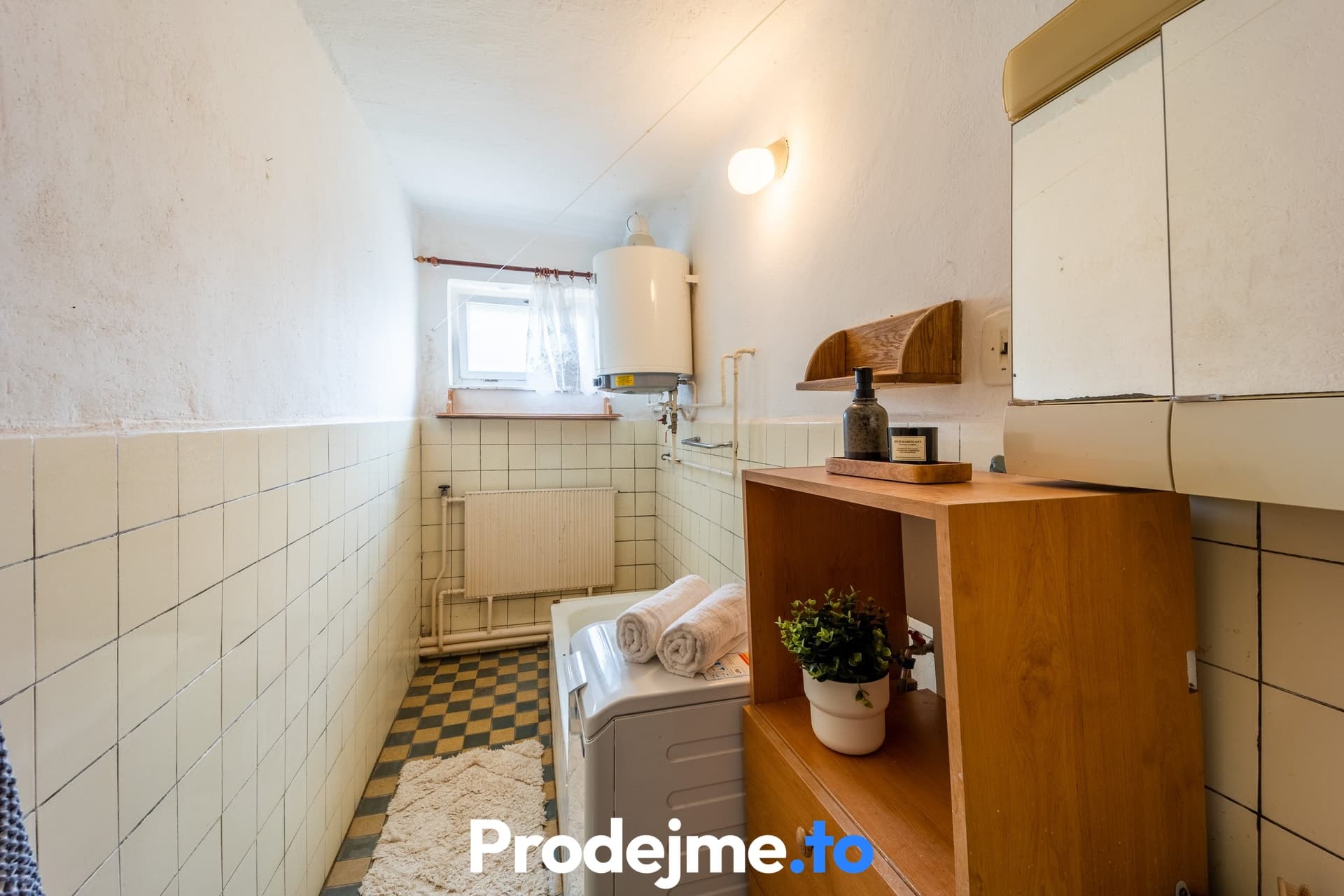 Prodej rodinného domu 2+1, 78 m² - Police