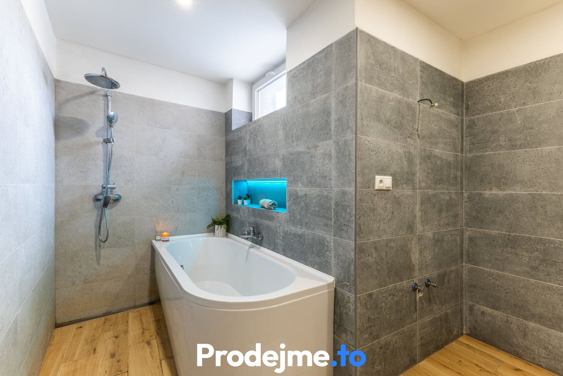 Prodej rodinného domu 6+2,182 m² - Suchohrdly