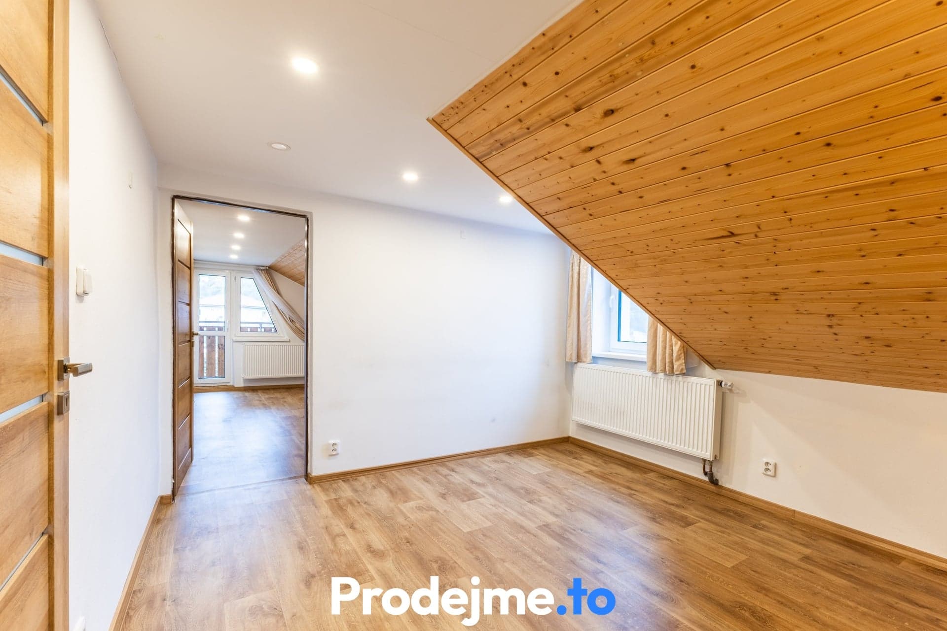 Prodej rodinného domu 6+2,182 m² - Suchohrdly