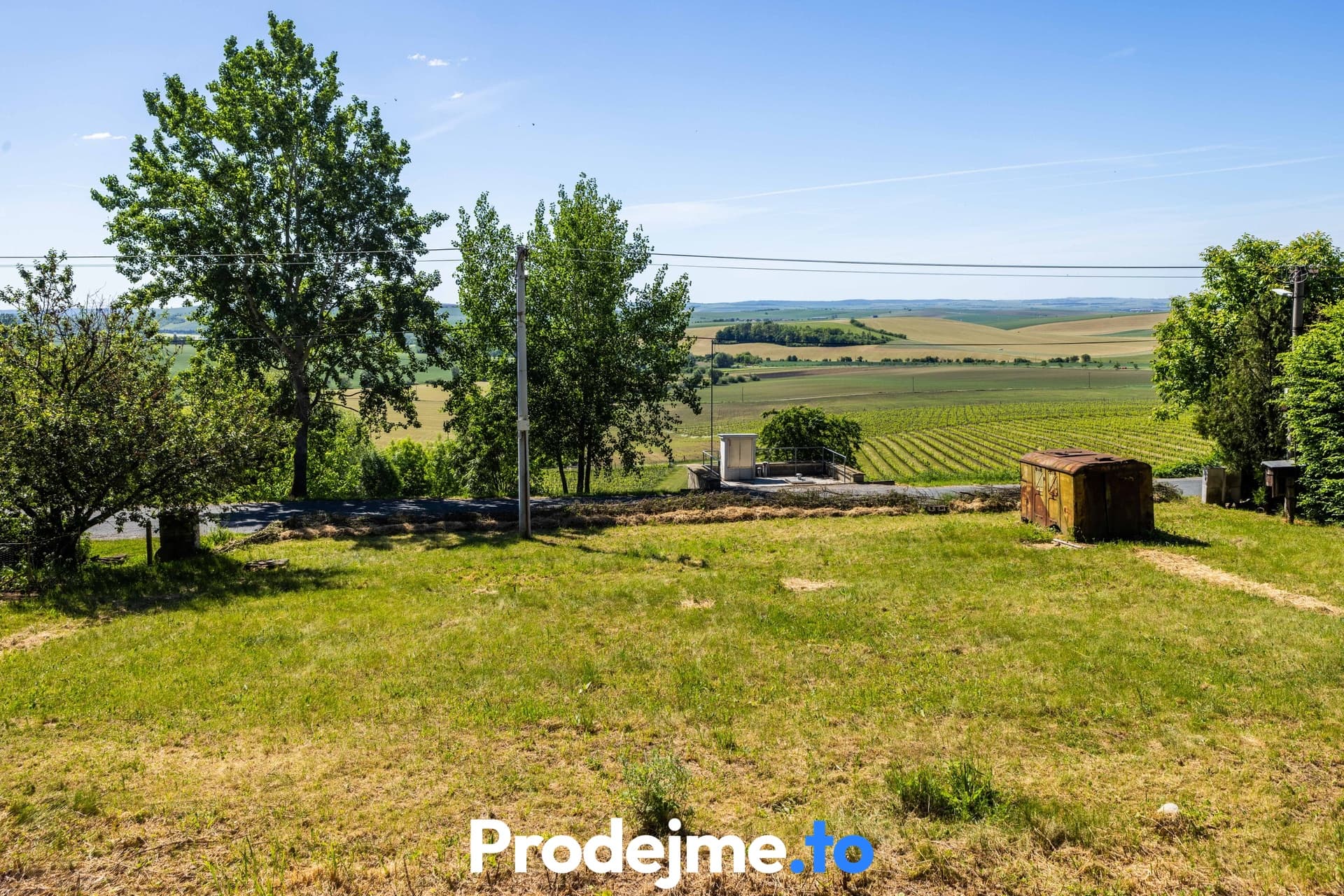 Prodej stavebního pozemku 7 165 m², Viničné Šumice