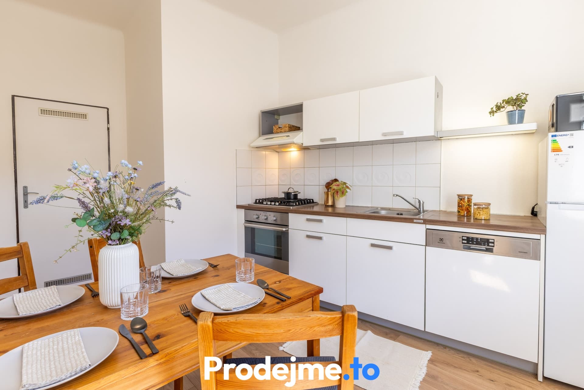 Pronájem bytu 1+1, 34 m² - Bieblova, Smíchov - Praha 5
