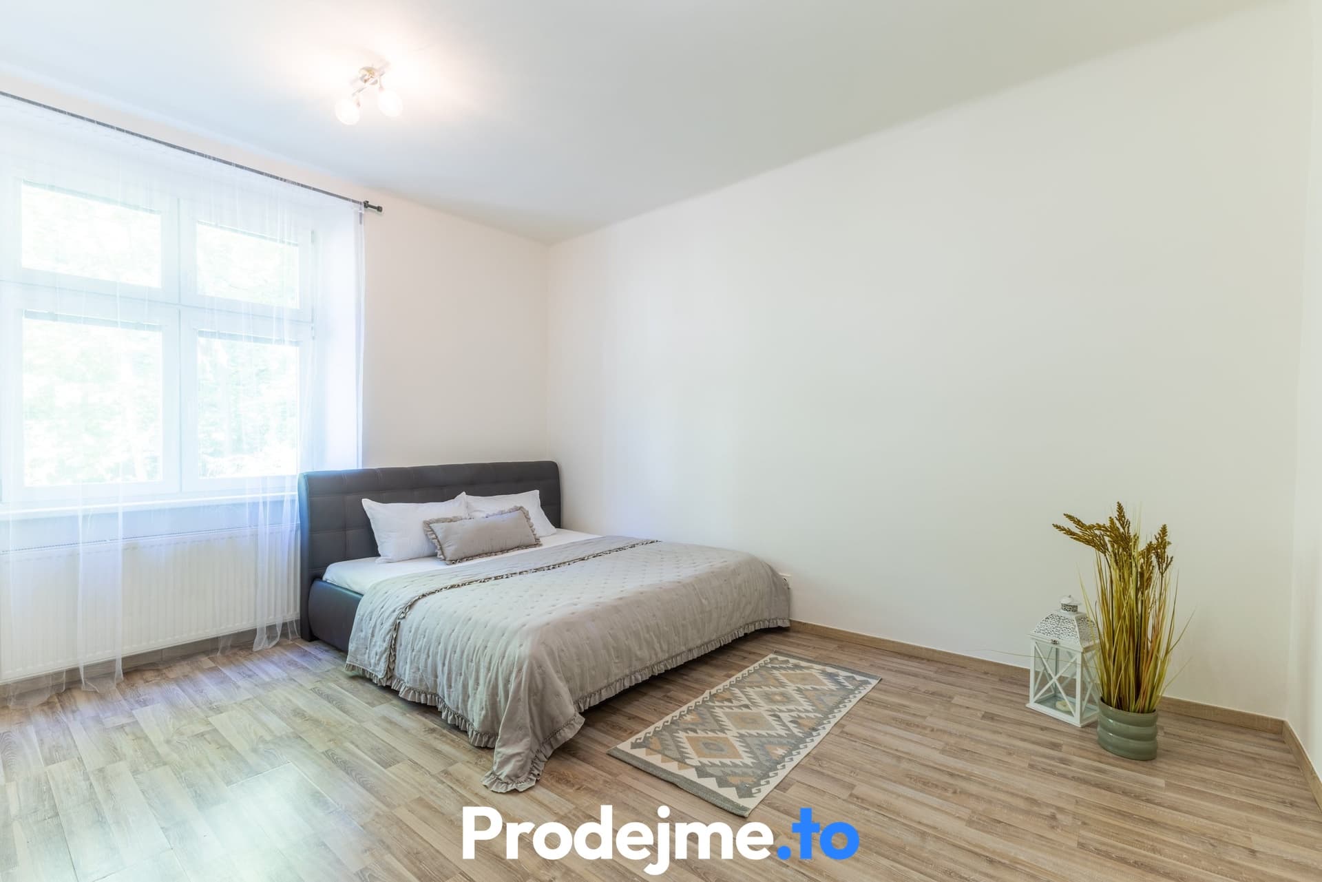 Pronájem bytu 1+1, 42 m2 - Bieblova, Smíchov - Praha 5
