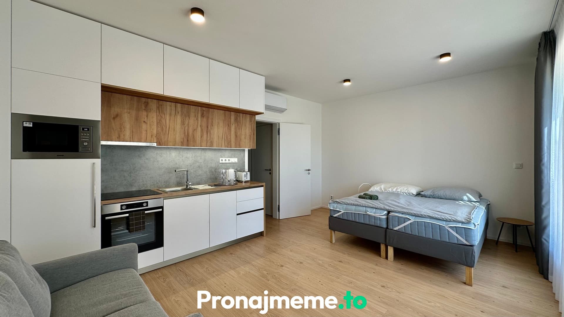 Pronájem bytu 1+kk 36 m², s terasou - Znojmo