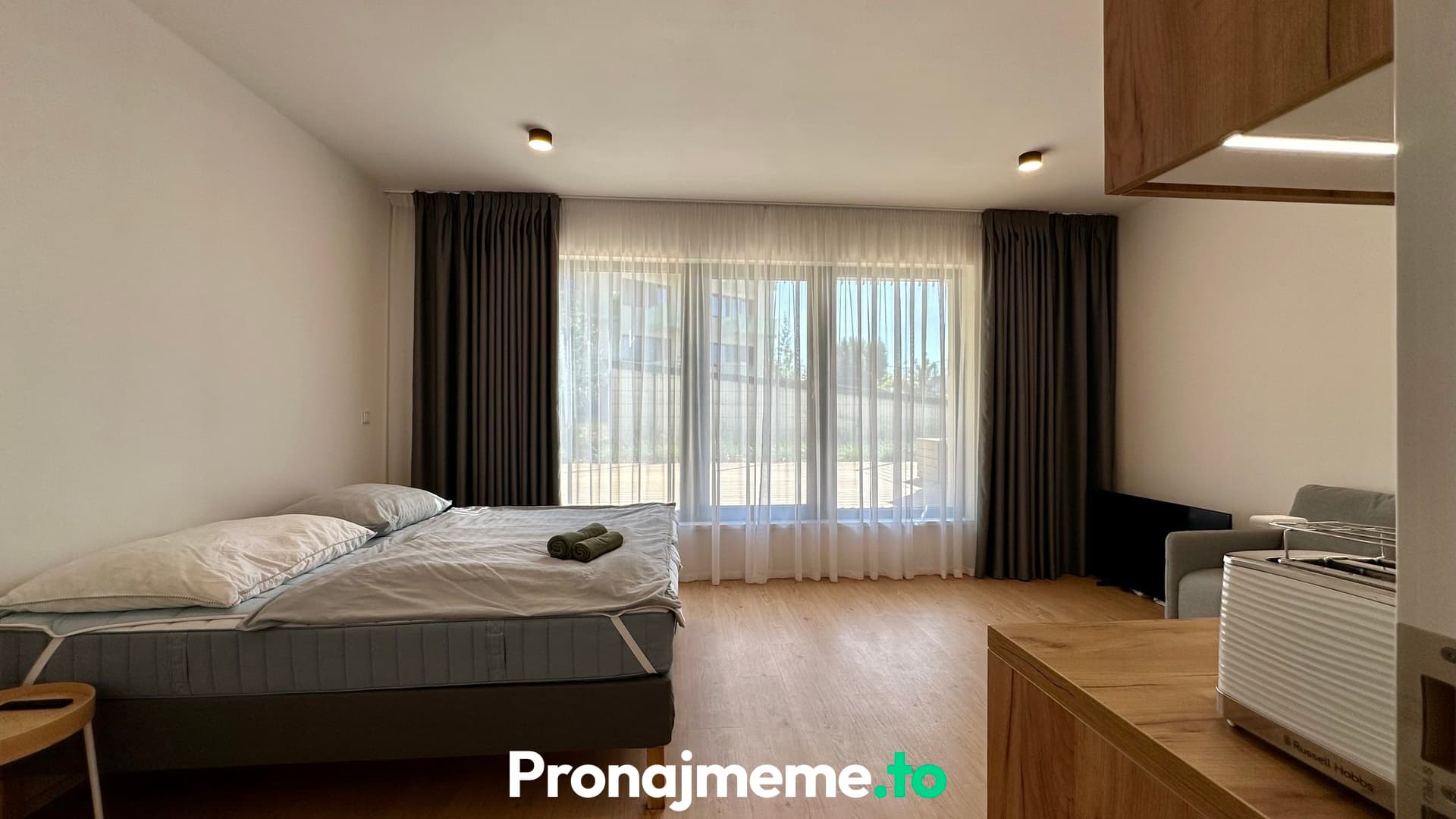 Pronájem bytu 1+kk 36 m², s terasou - Znojmo