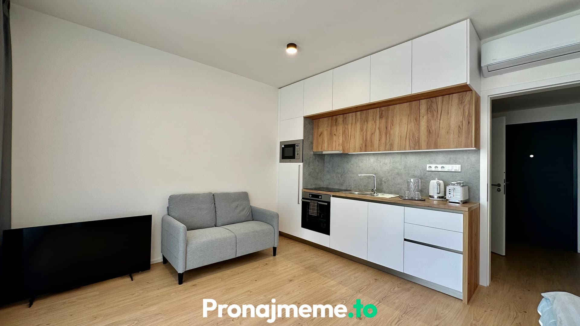 Pronájem bytu 1+kk 36 m², s terasou - Znojmo