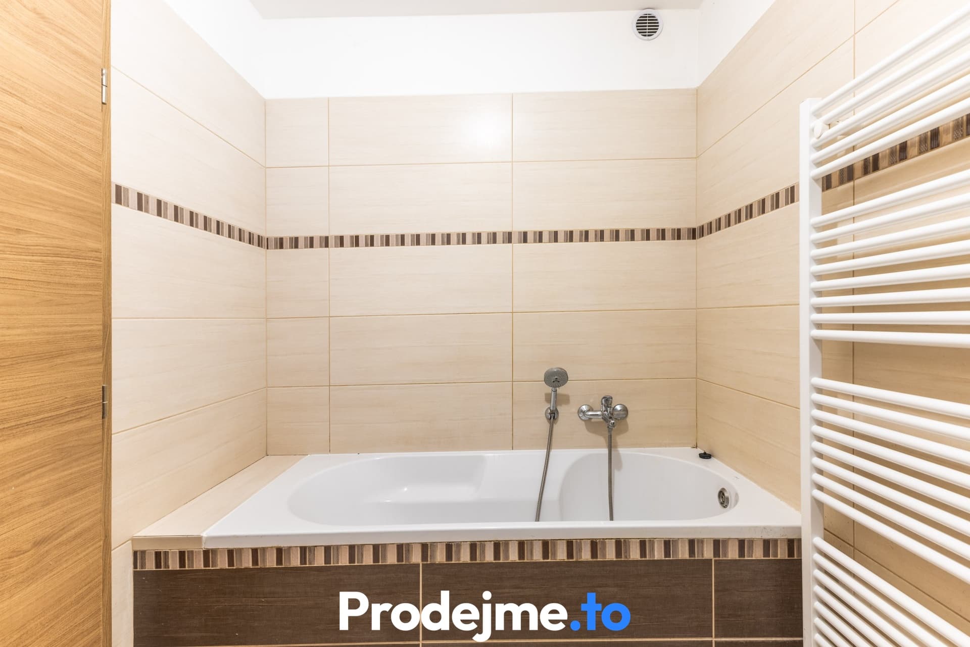 Pronájem bytu 3+1, 65 m² - Na Hrázi, Znojmo