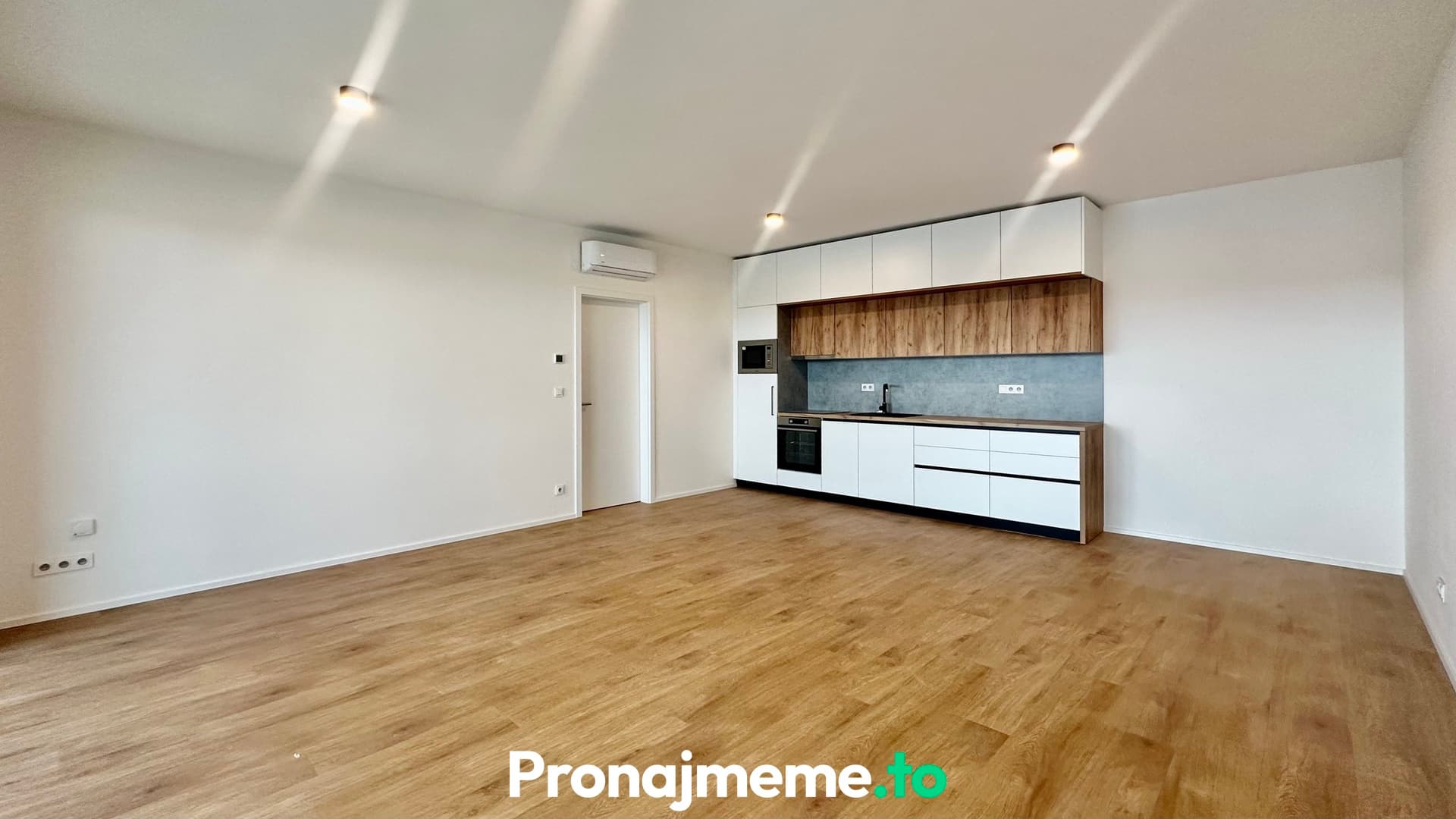 Pronájem bytu 4+kk, 102 m² - Vídeňská třída, Znojmo