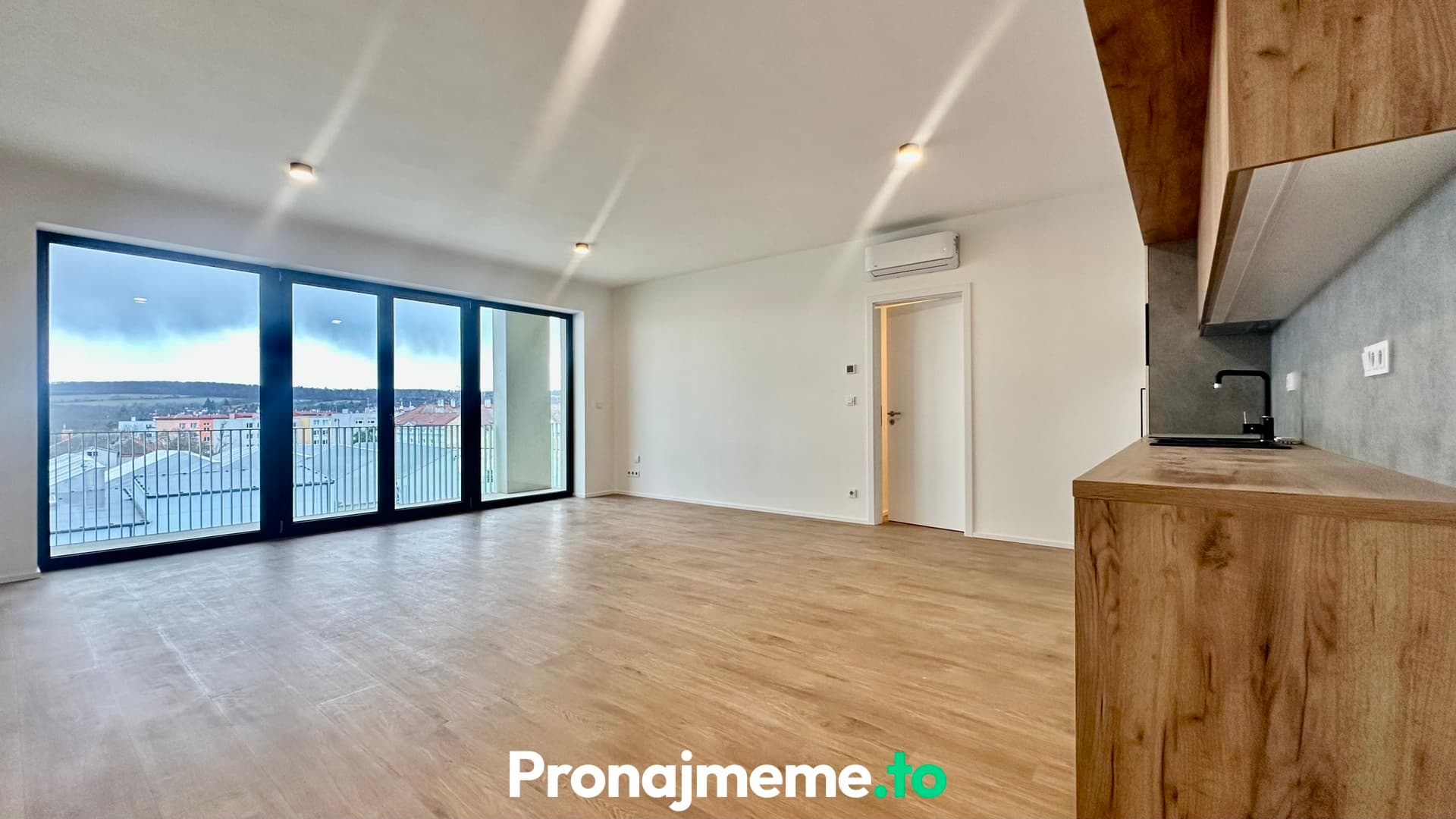 Pronájem bytu 4+kk, 102 m² - Vídeňská třída, Znojmo