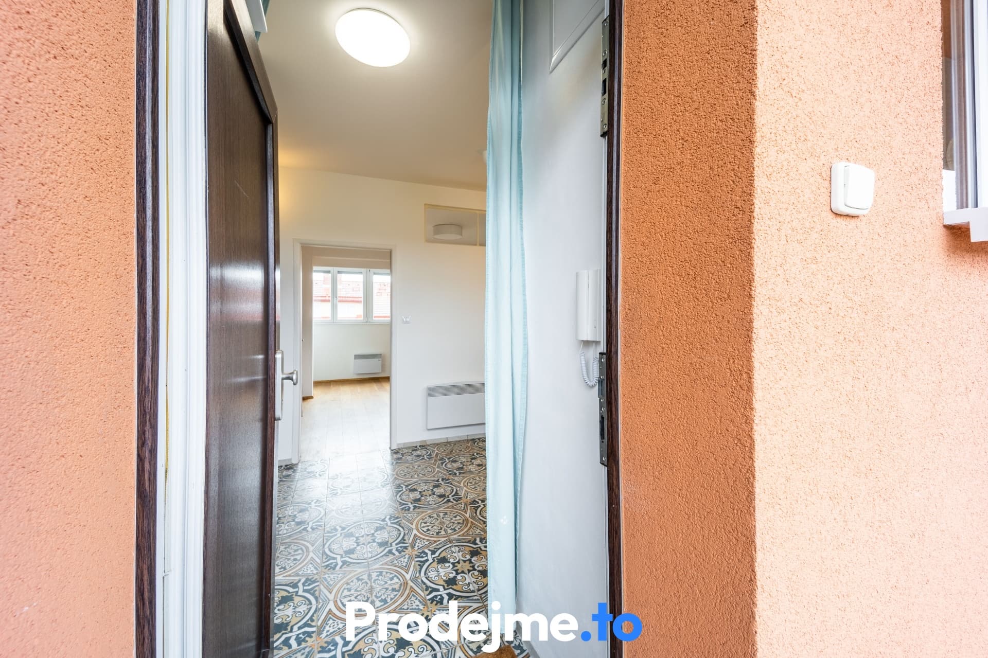 Pronájem bytu 1+1, 44 m2 - U školičky, Praha - Libeň