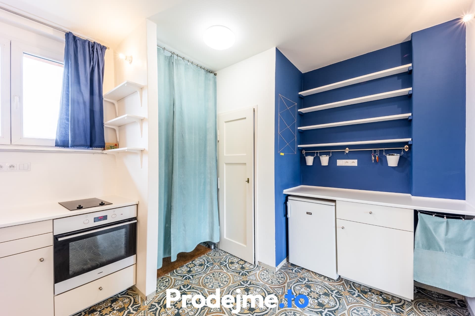 Pronájem bytu 1+1, 44 m2 - U školičky, Praha - Libeň