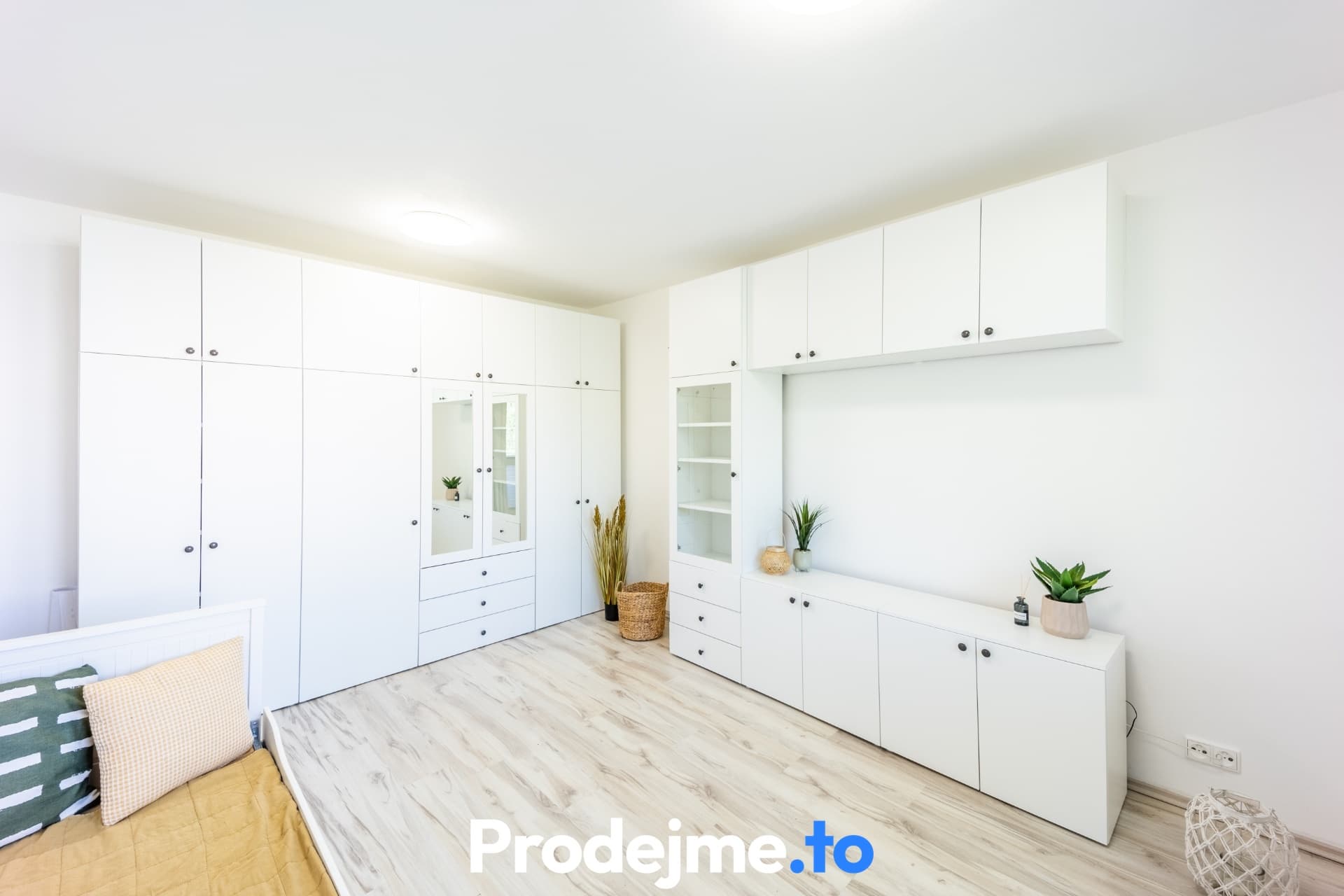Pronájem bytu 1+1, 31 m2 - Gagarinova, Znojmo
