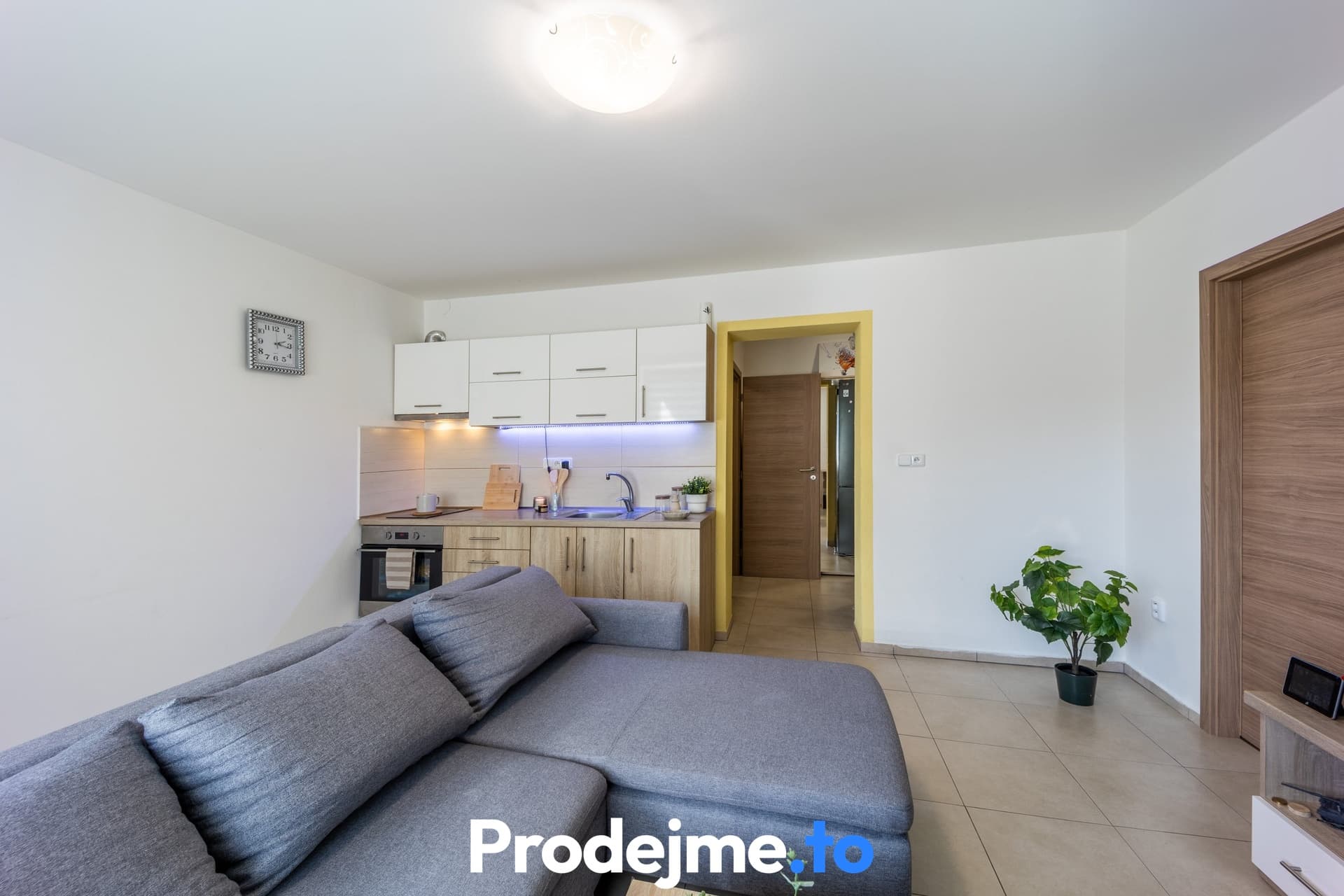 Pronájem bytu 2+kk, 45 m² - Znojmo