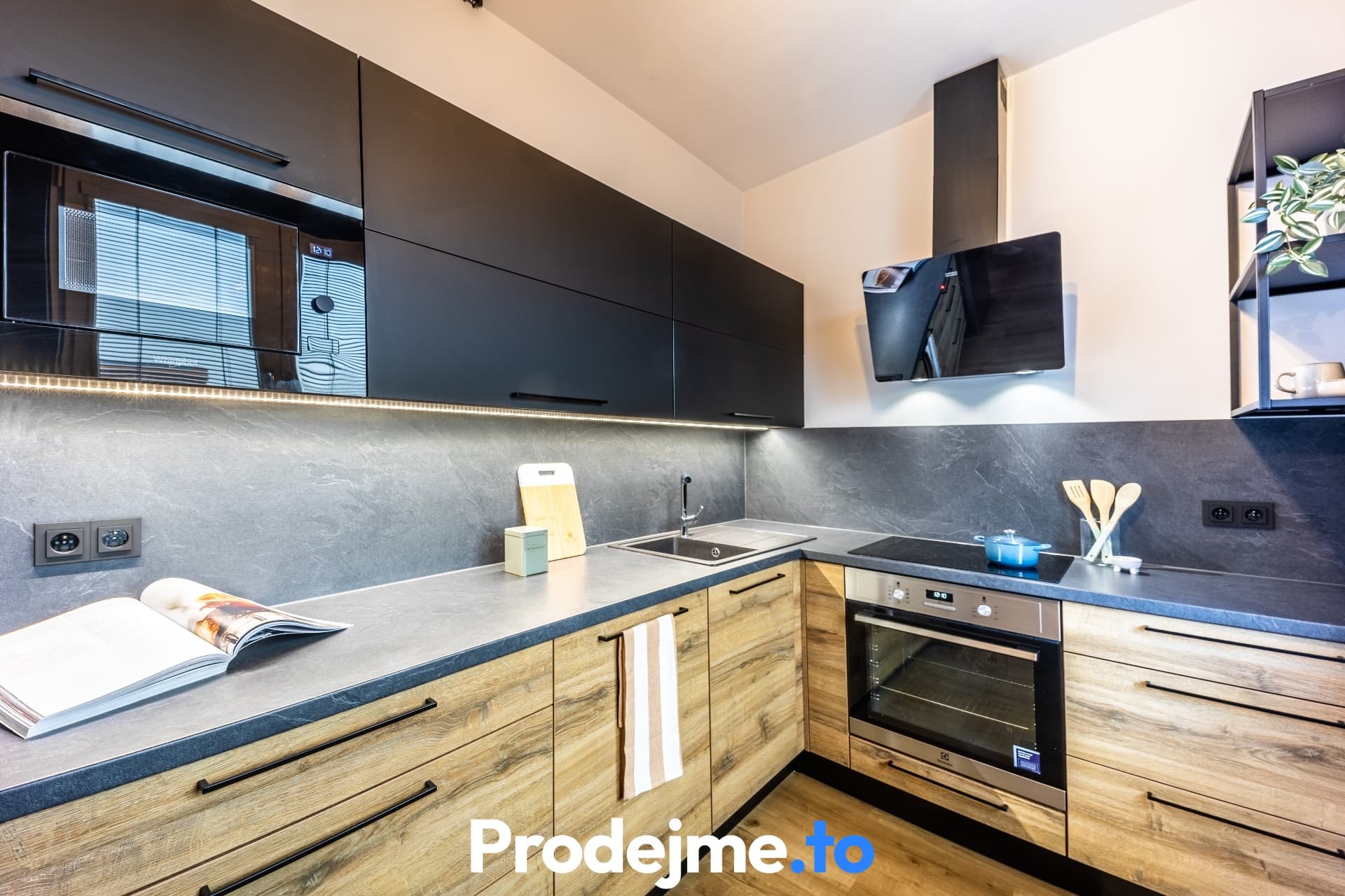 Pronájem bytu 2+kk, 56 m² - Znojmo