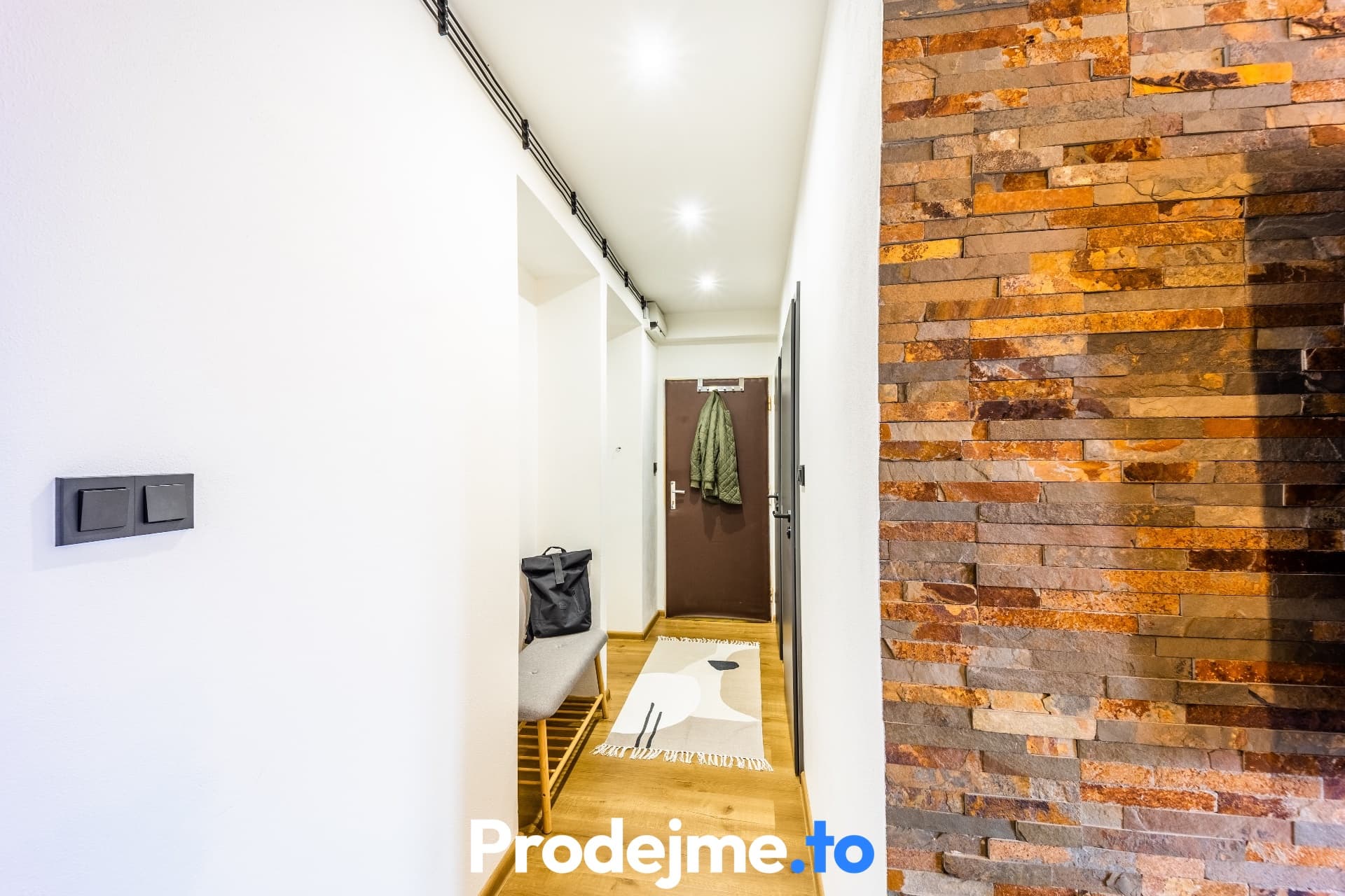 Pronájem bytu 2+kk, 56 m² - Znojmo