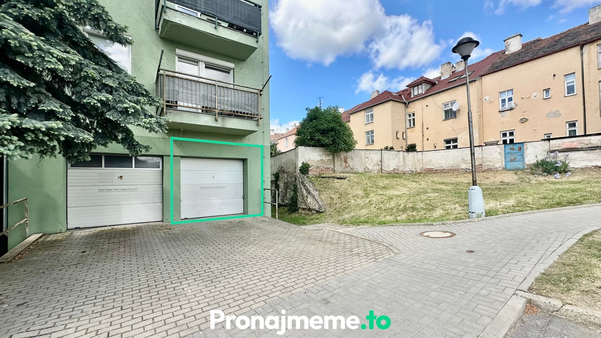 Pronájem garáže - Vídeňská třída, Znojmo