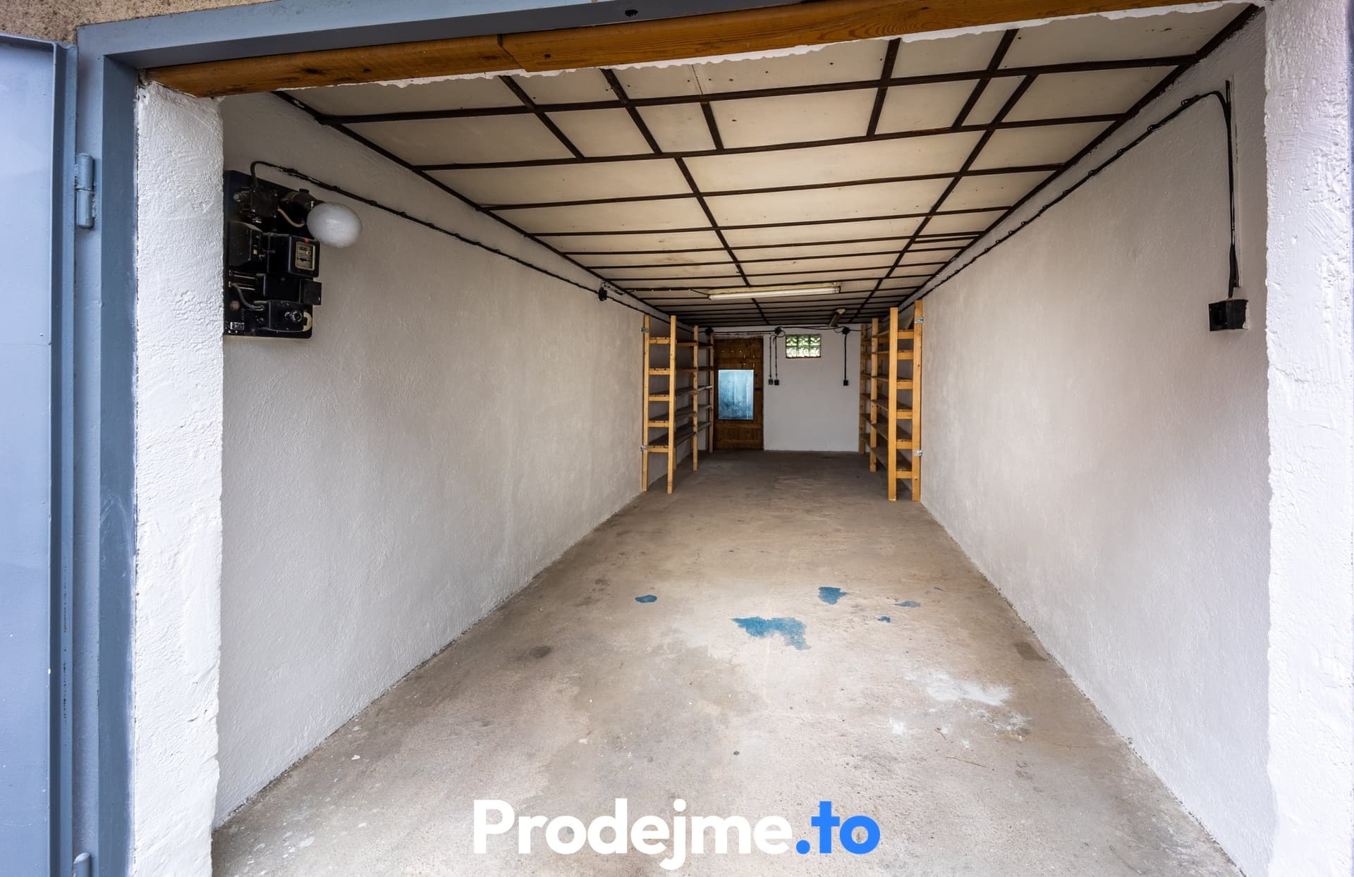 Pronájem garáže 25 m2 - Holandská, Znojmo