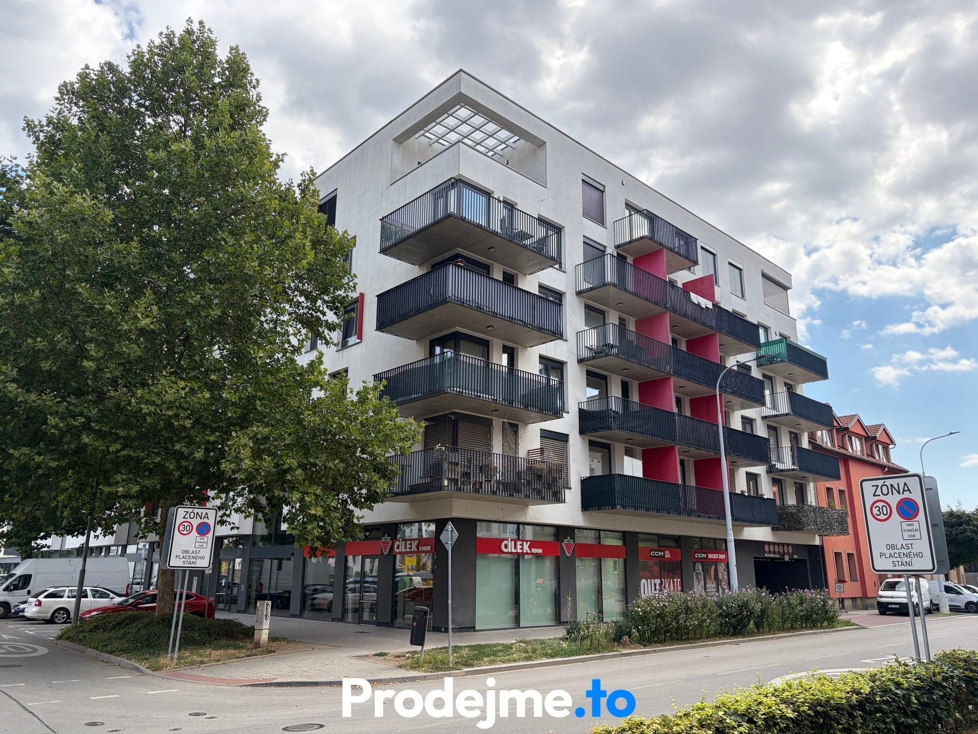 Pronájem garážového stání 17,5 m² - Ponava, Brno