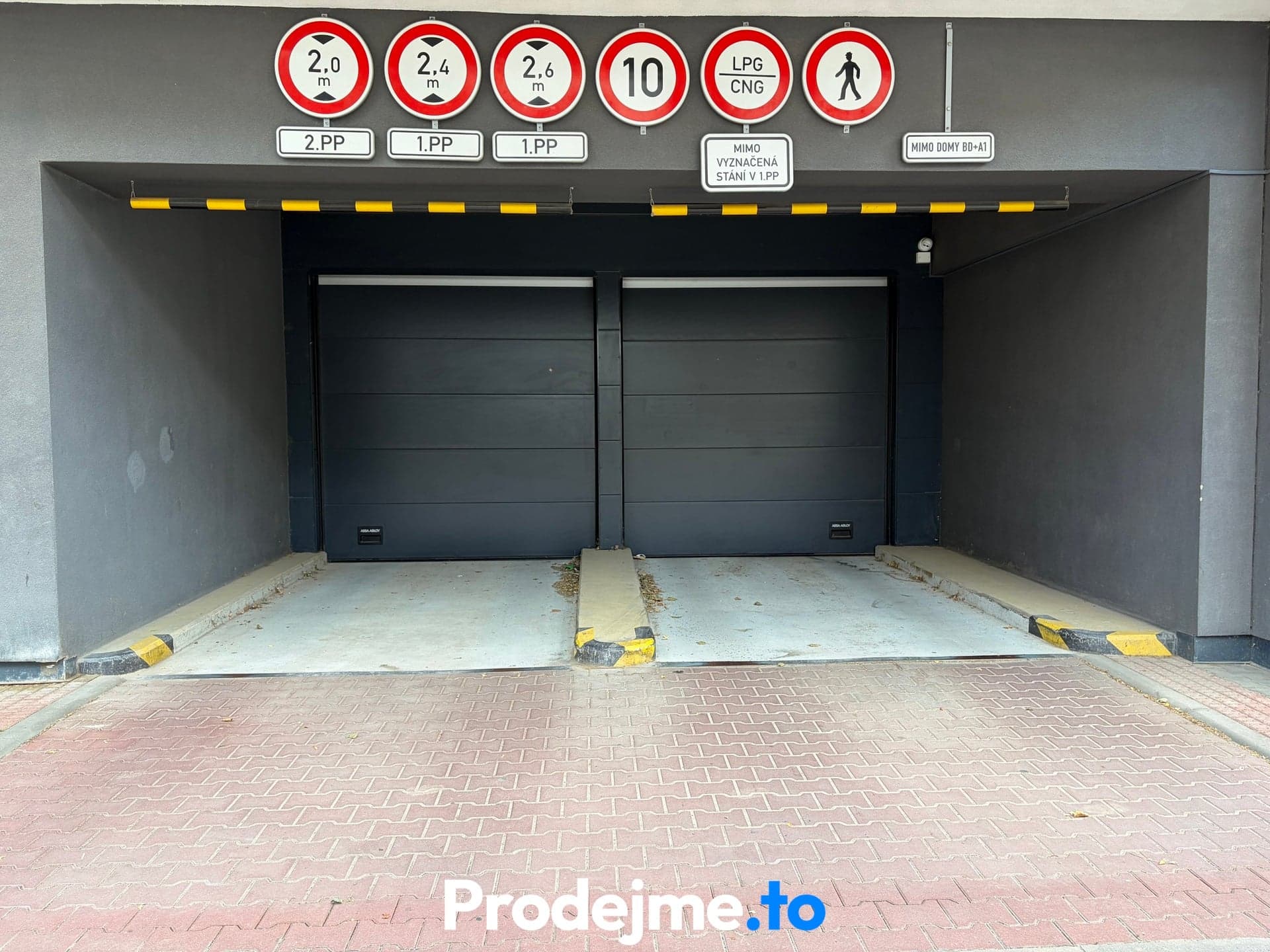 Pronájem garážového stání 17,5 m² - Ponava, Brno